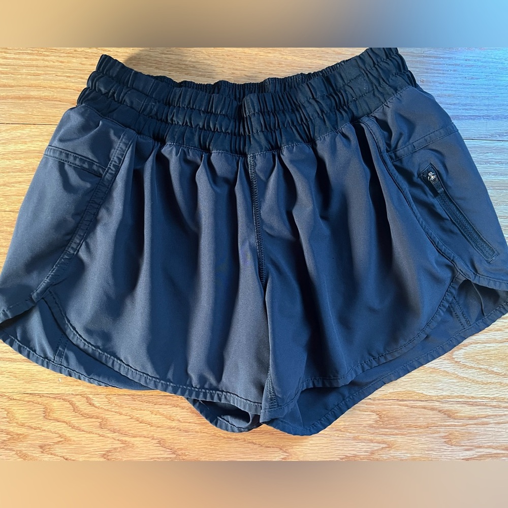 Lululemon black tracker type shorts.
Size 6